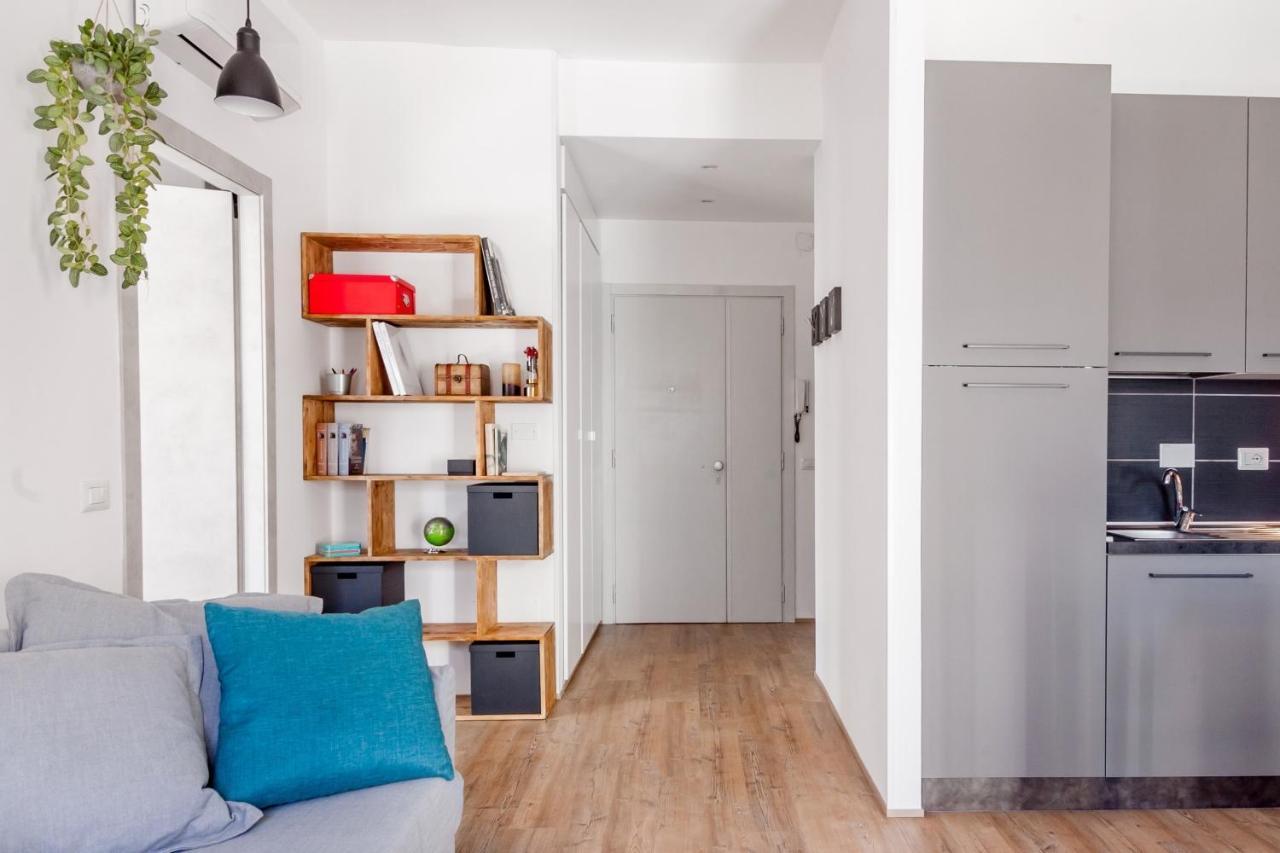 Open The Classic Wooden Shutters At A Cozy Nest Apartment Florenz
