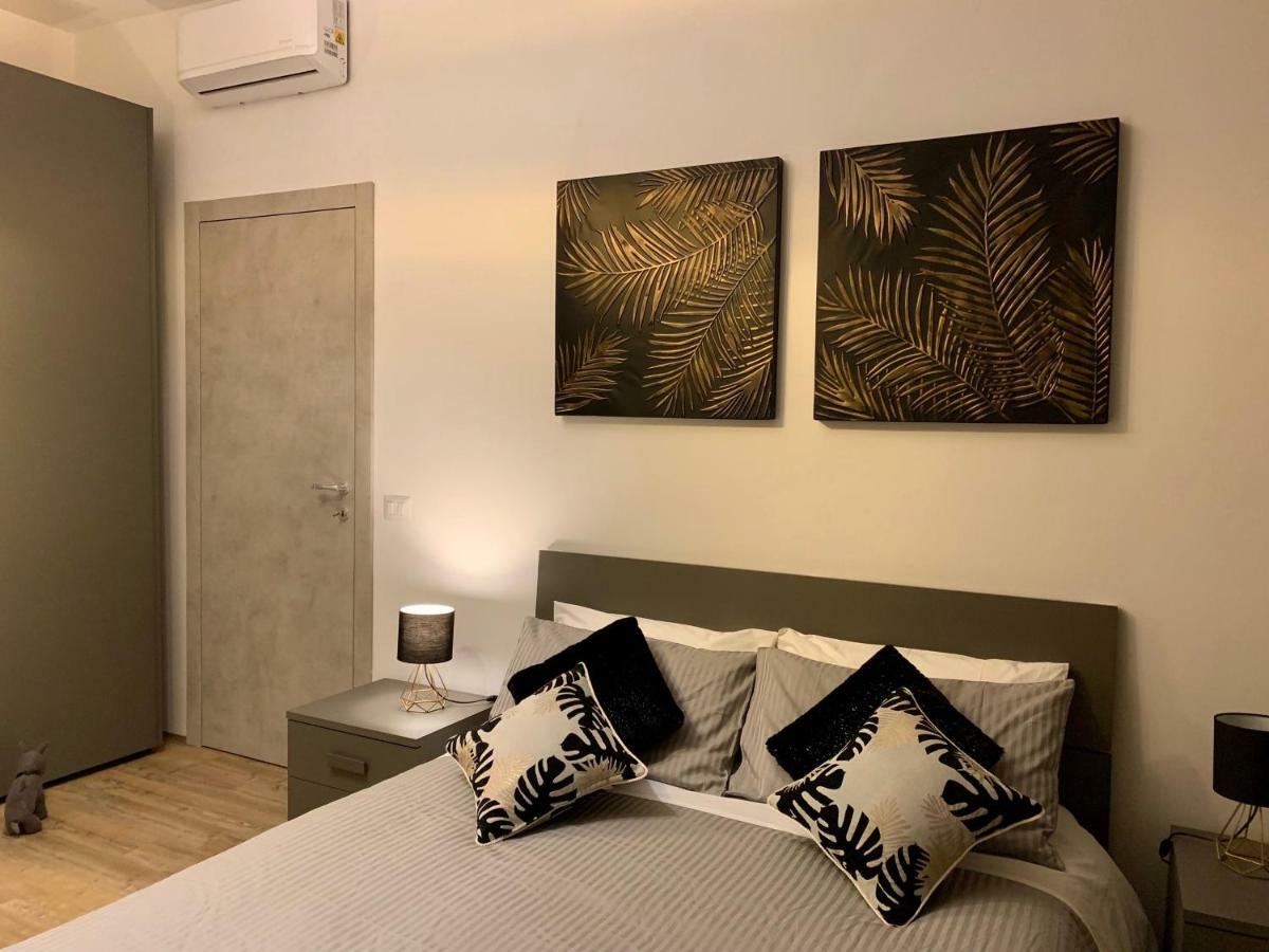 Apartment Open The Classic Wooden Shutters At A Cozy Nest Florenz